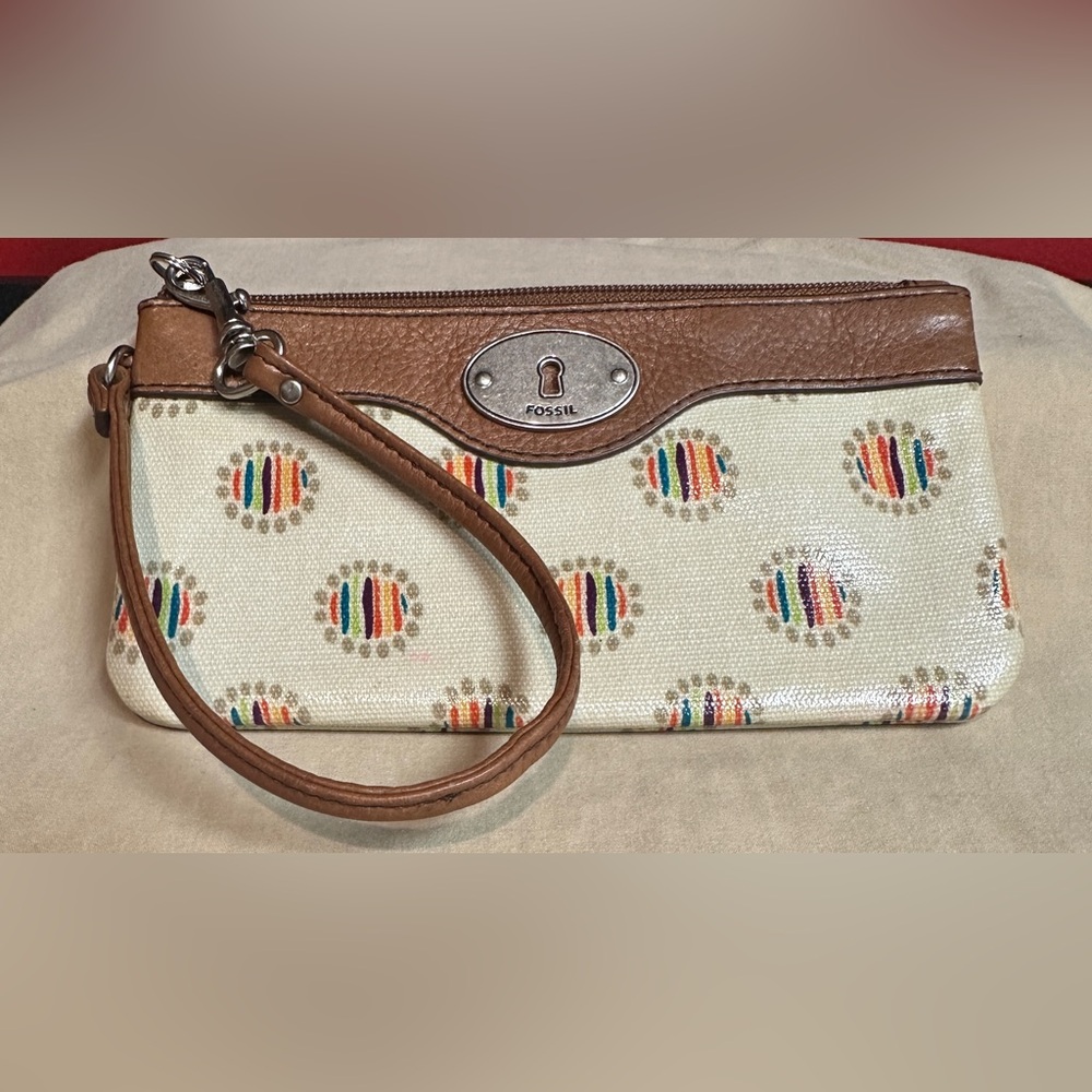 Fossil Key-per Wristlet Cream Color PVC Coated Textile Geo Design & Brwn Leather